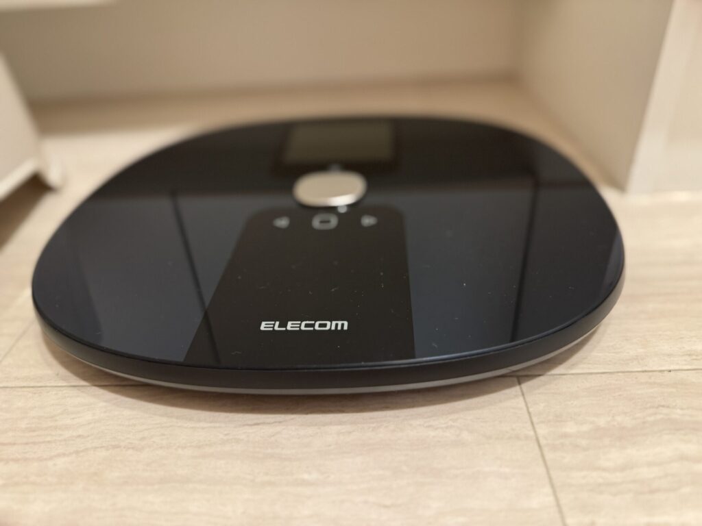 ELECOMの体組成計HCS-WFS03BKを購入しました。